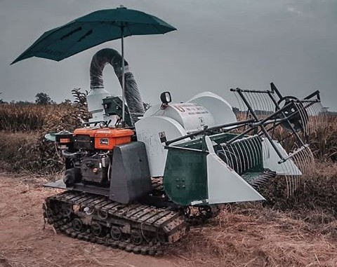 Mini Combine Harvester